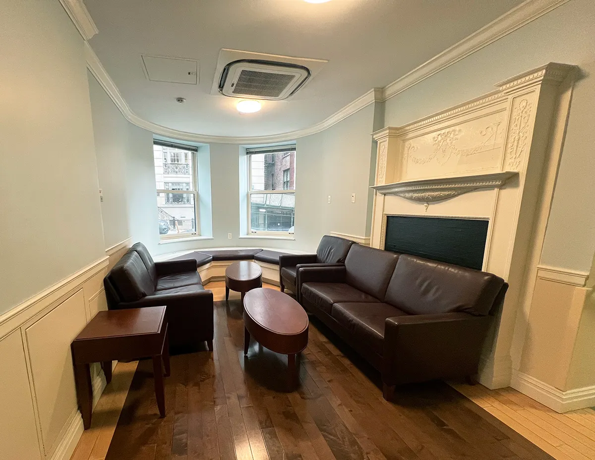 619 W. 1113th building lobby