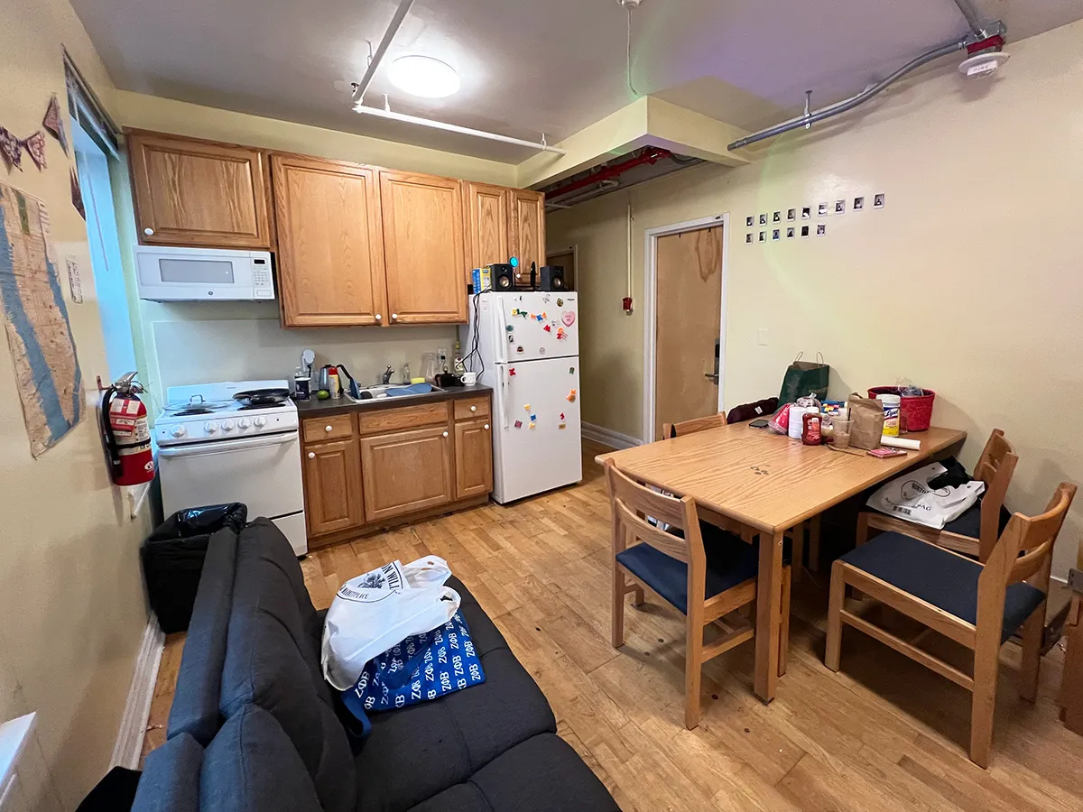 Ruggles kitchen and common area